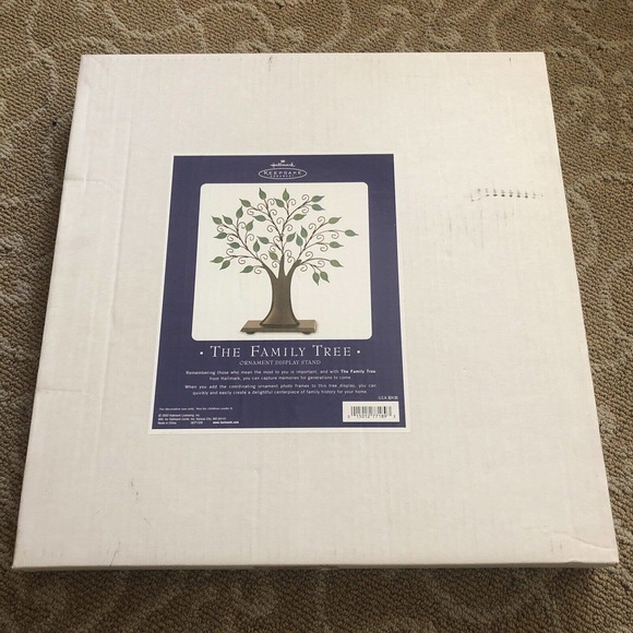 Hallmark Accents New Hallmark The Family Tree Keepsake Ornament Display Stand Poshmark